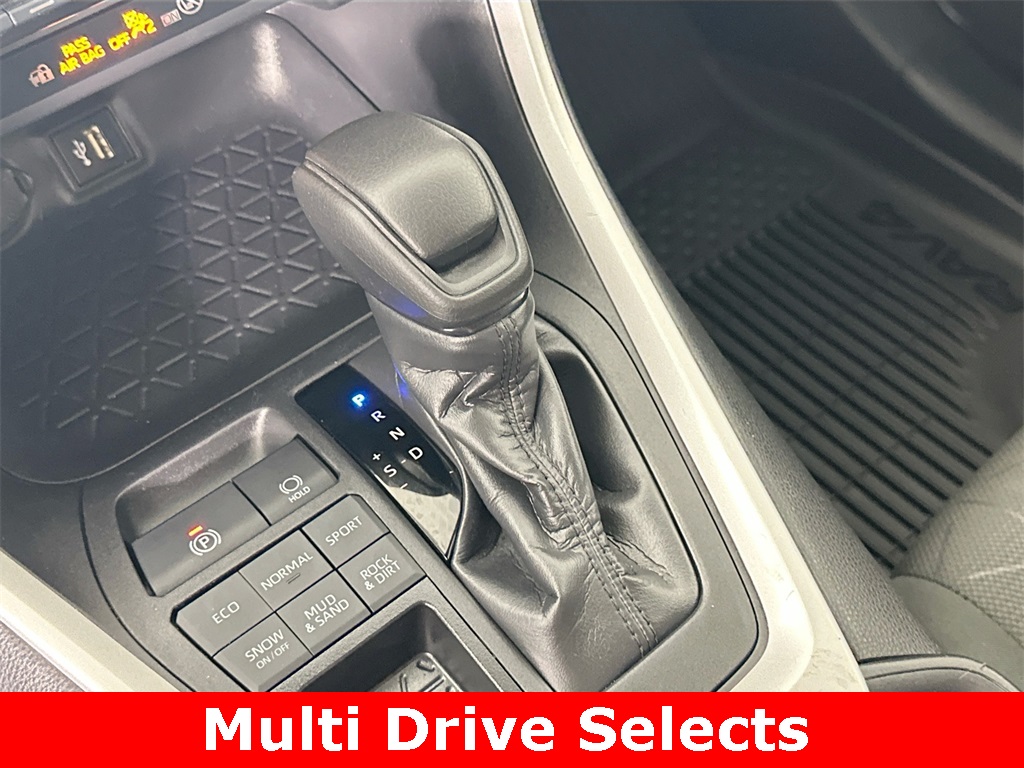 2024 Toyota RAV4 XLE photo 7