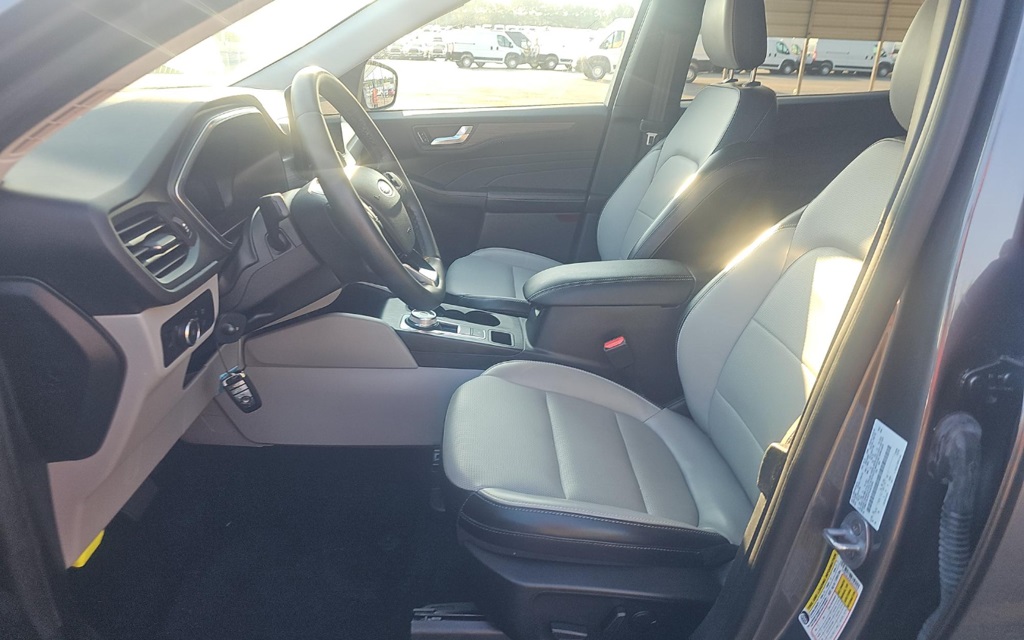2023 Ford Escape Platinum photo 4