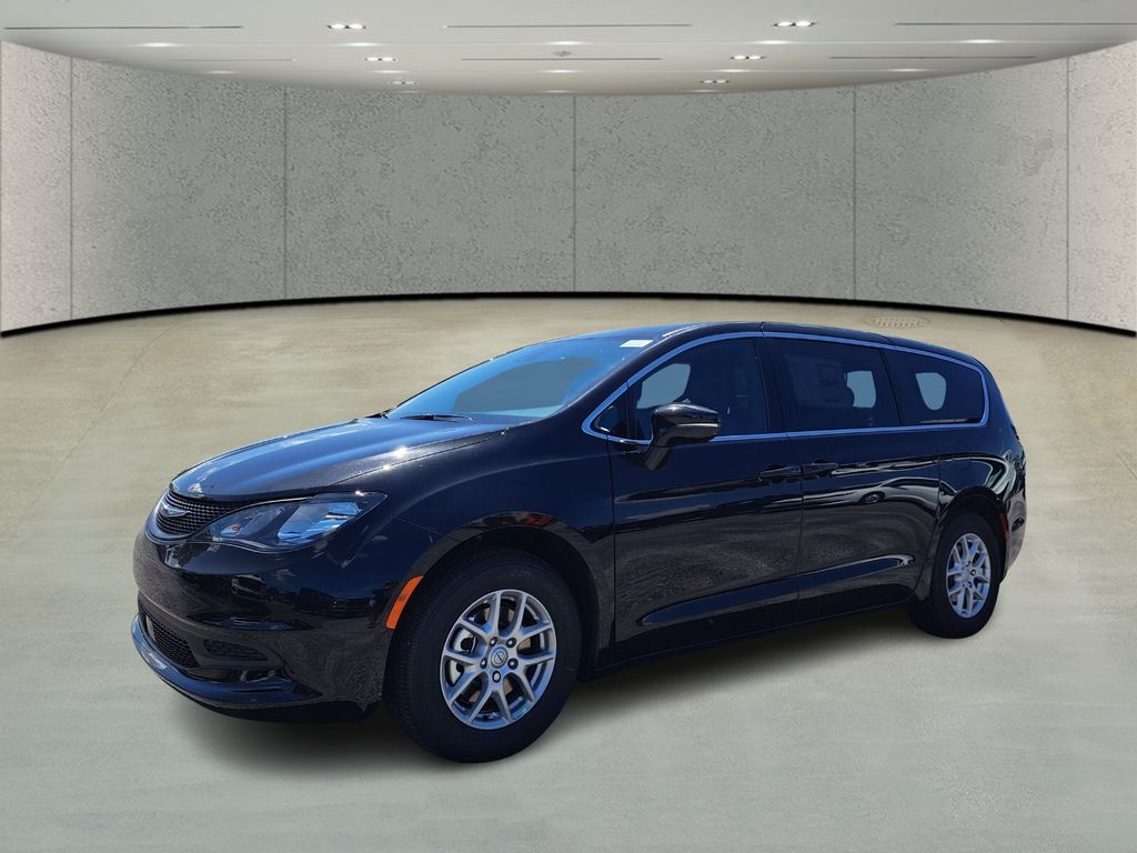 2025 Chrysler Voyager LX's photo