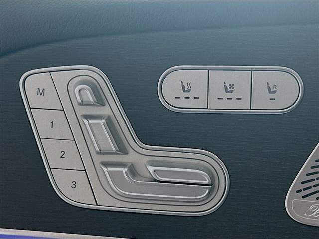 2026 Mercedes Benz GLS 450 4MATIC photo 18