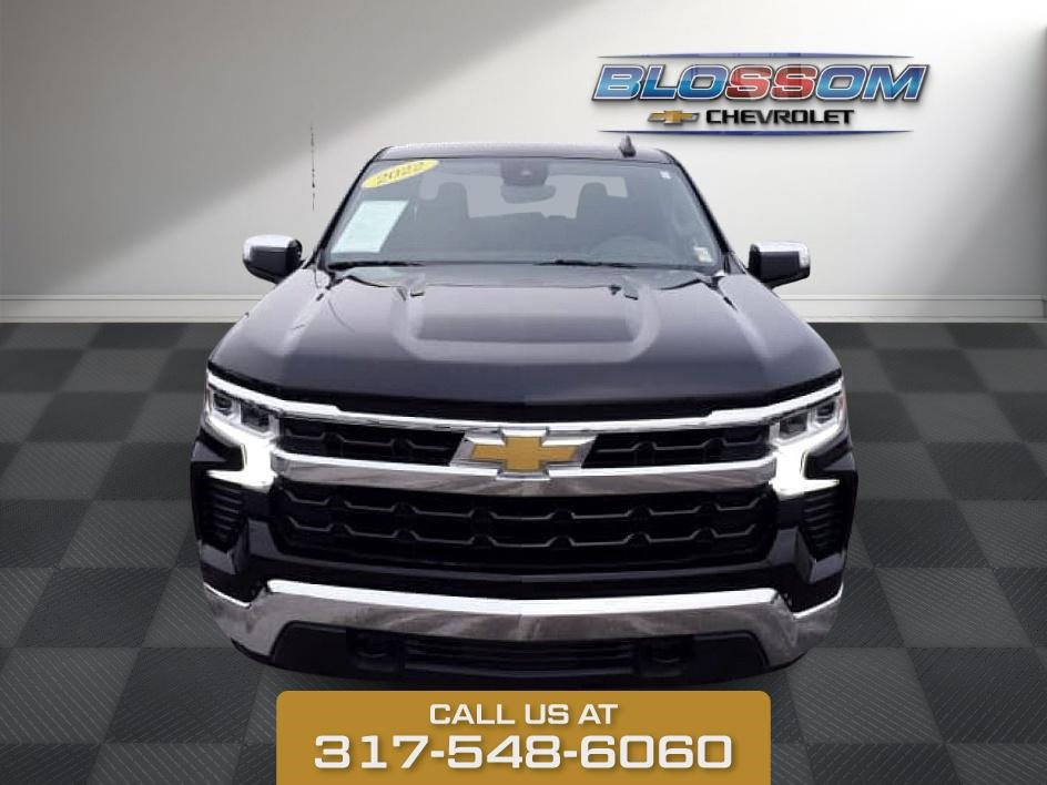 2022 Chevrolet Silverado 1500 LT photo 2