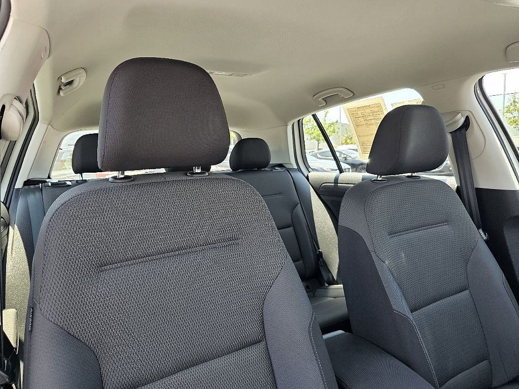 2019 Volkswagen e-Golf SE photo 4