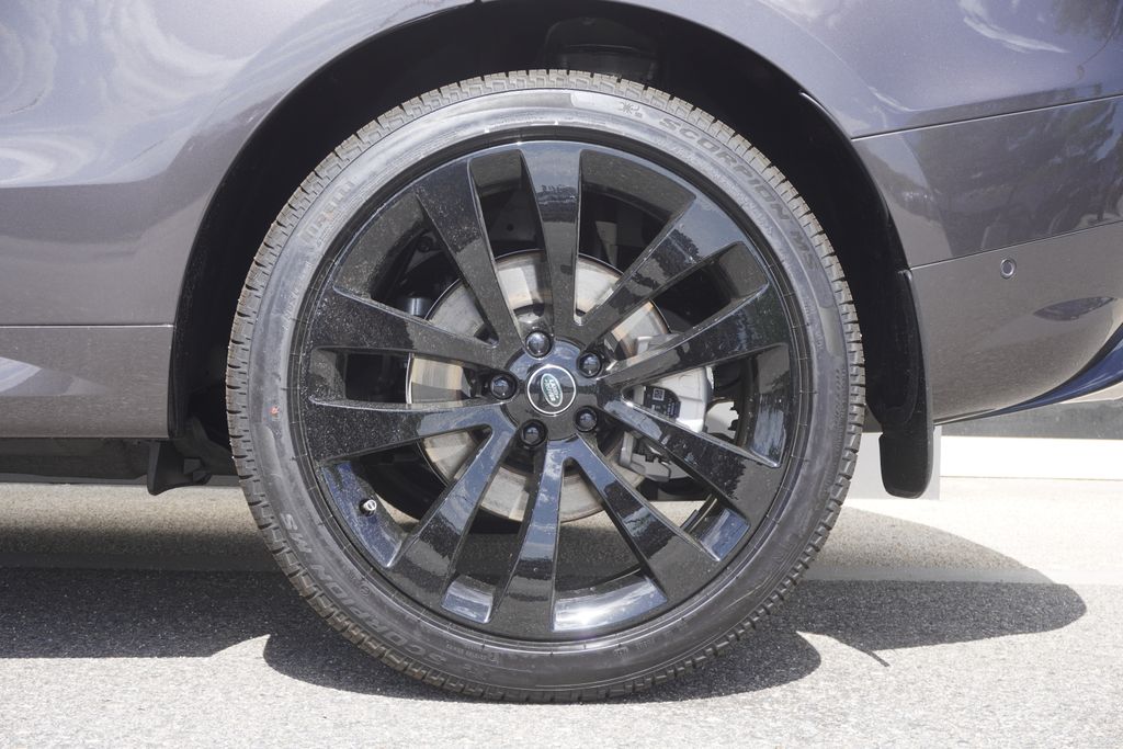 2025 Land Rover Range Rover Sport SE photo 32