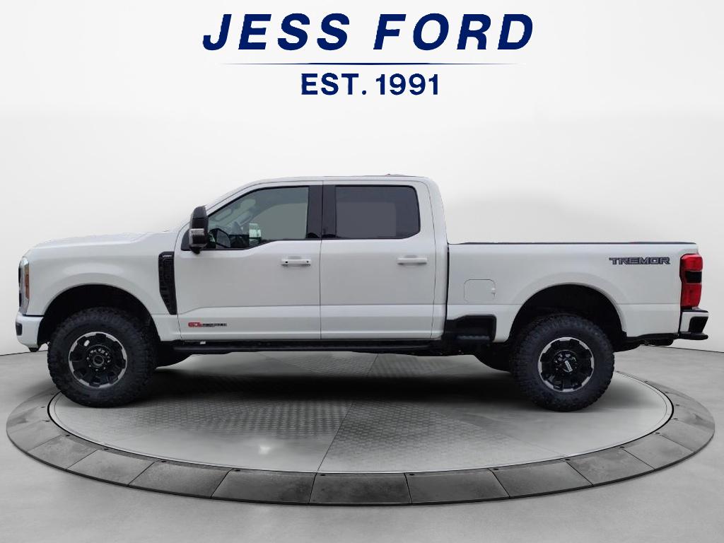 2025 Ford F-350 Lariat photo 2