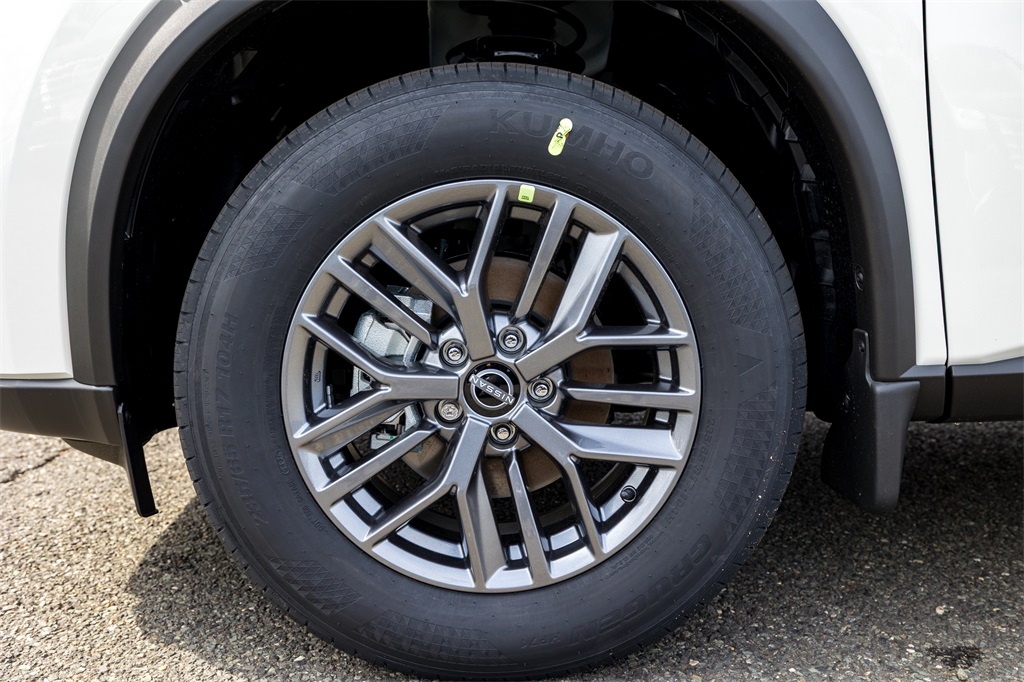 2025 Nissan Rogue S photo 8