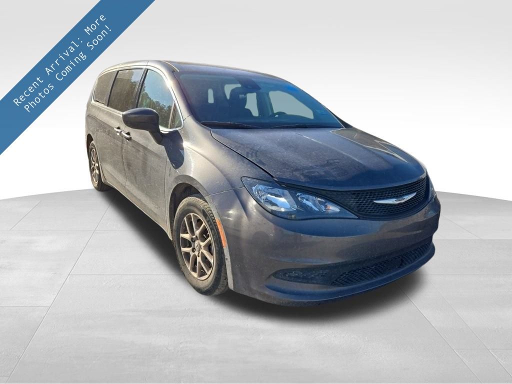 Pre-Owned 2023 Chrysler Voyager LX's photo