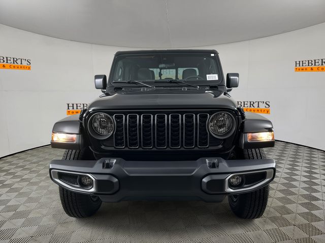 2025 Jeep Gladiator Sport S photo 2
