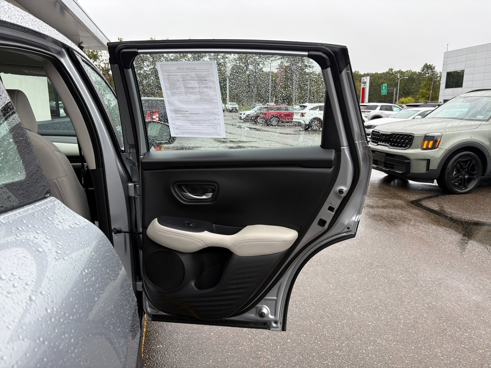 2025 Honda HR-V LX photo 31