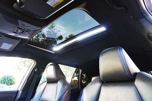 Used 2020  Toyota XSE image 15