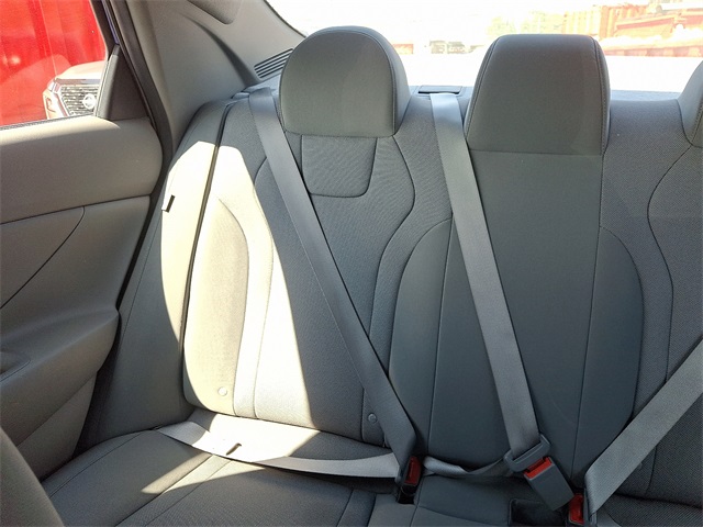 2024 Hyundai Elantra SE photo 18