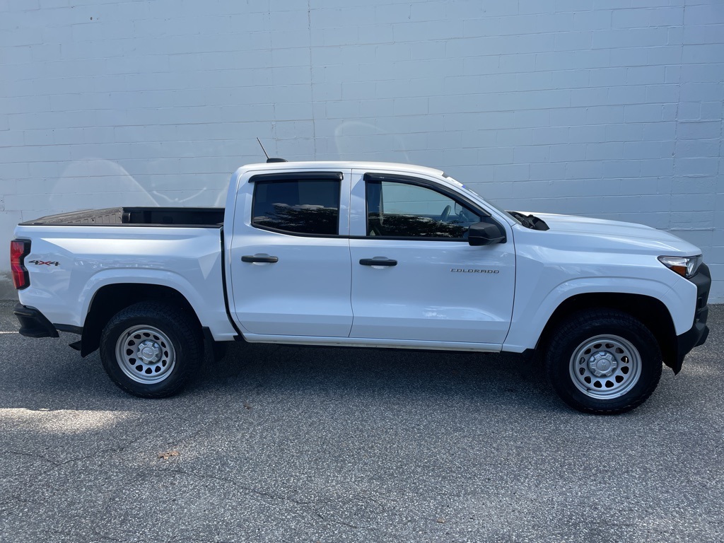 2024 Chevrolet Colorado Work Truck photo 3