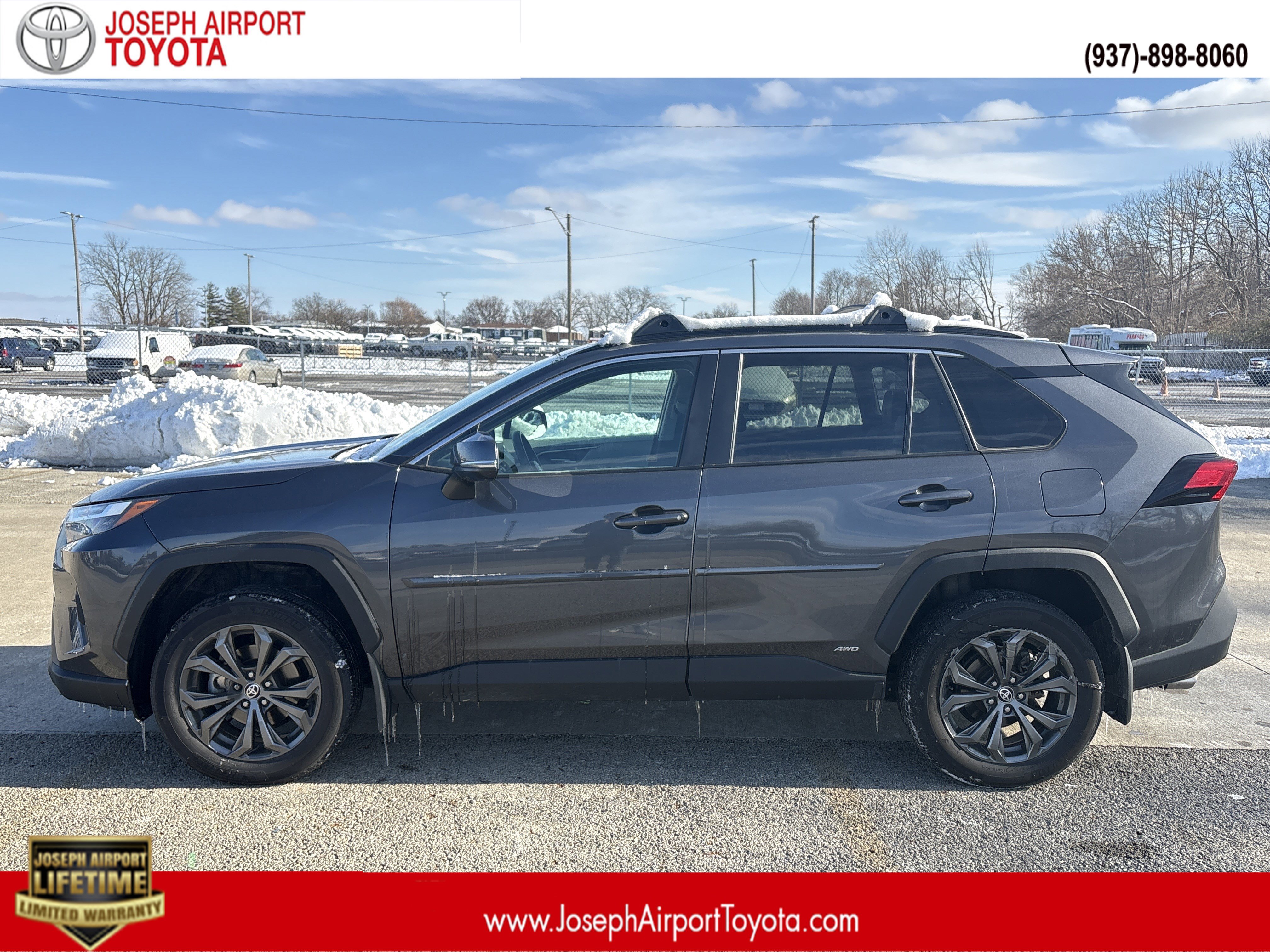 2024 Toyota RAV4 XLE Premium's photo
