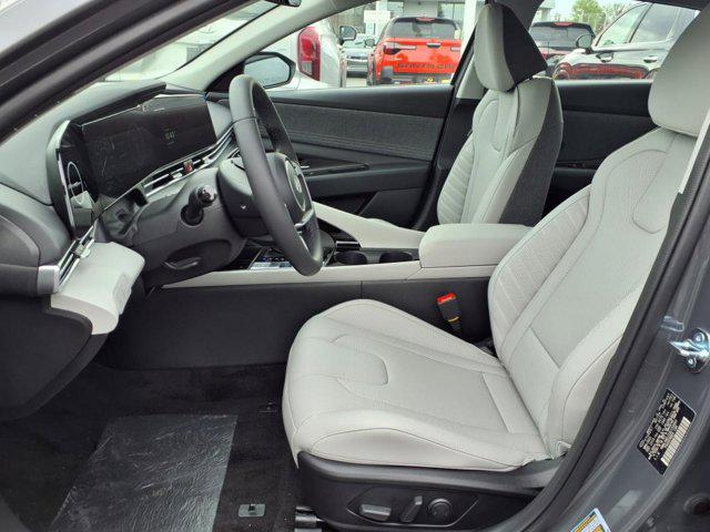 2025 Hyundai Elantra Hybrid Limited photo 4