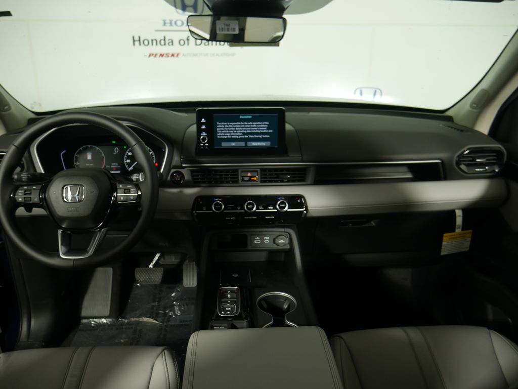 2025 Honda Pilot Touring photo 12