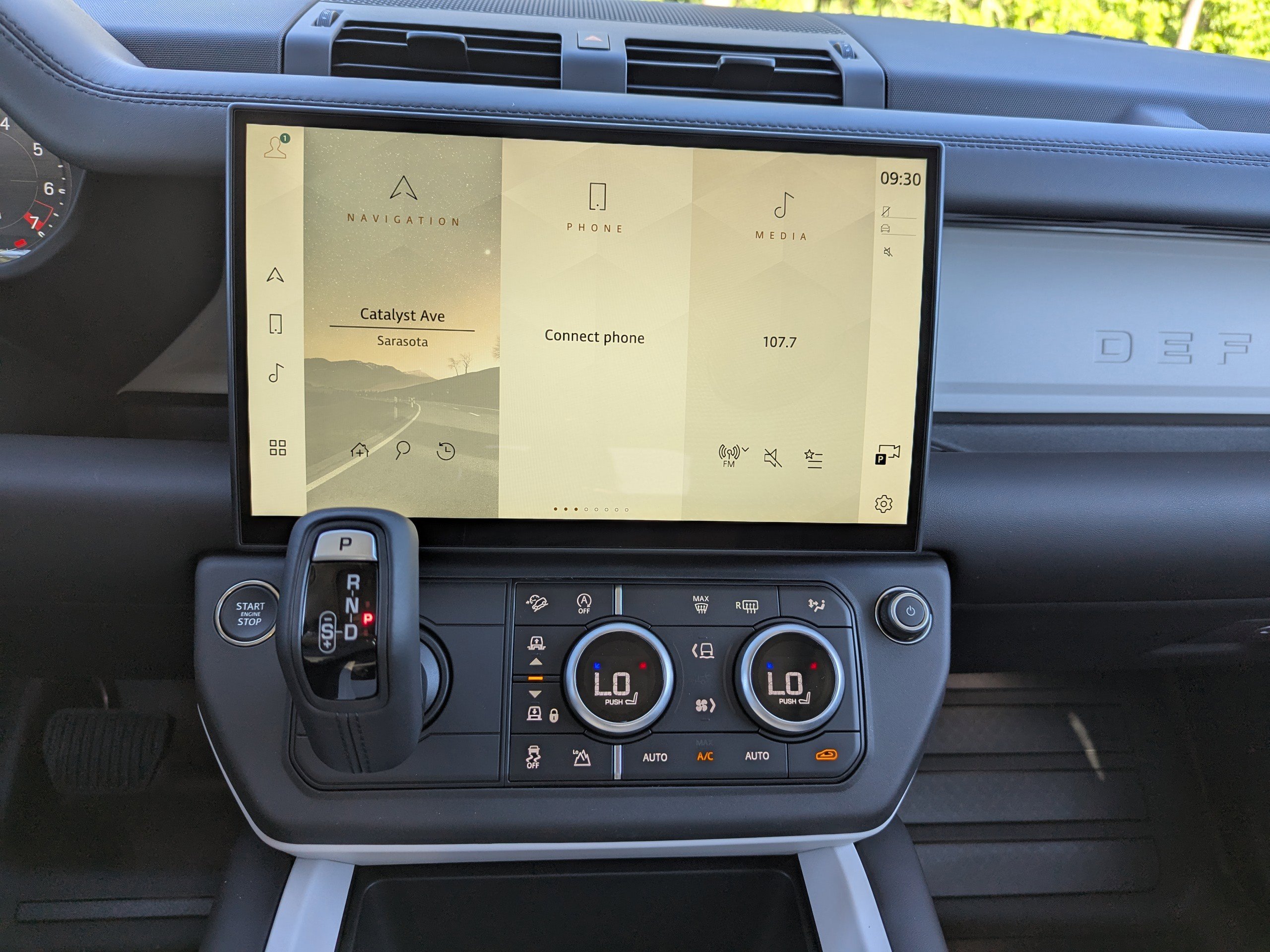 2026 Land Rover Defender 110 S photo 16