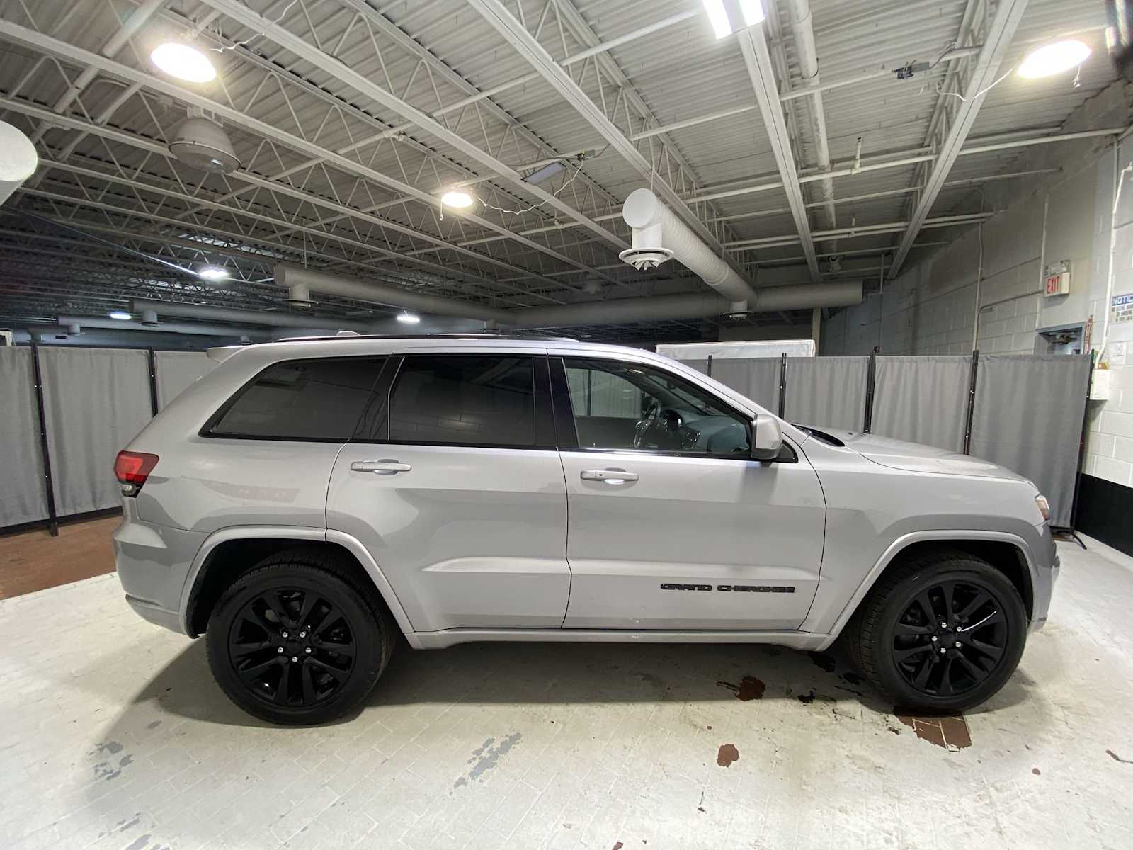 2019 Jeep Grand Cherokee Altitude photo 22