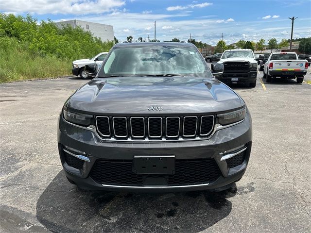 2023 Jeep Cherokee Base photo 2
