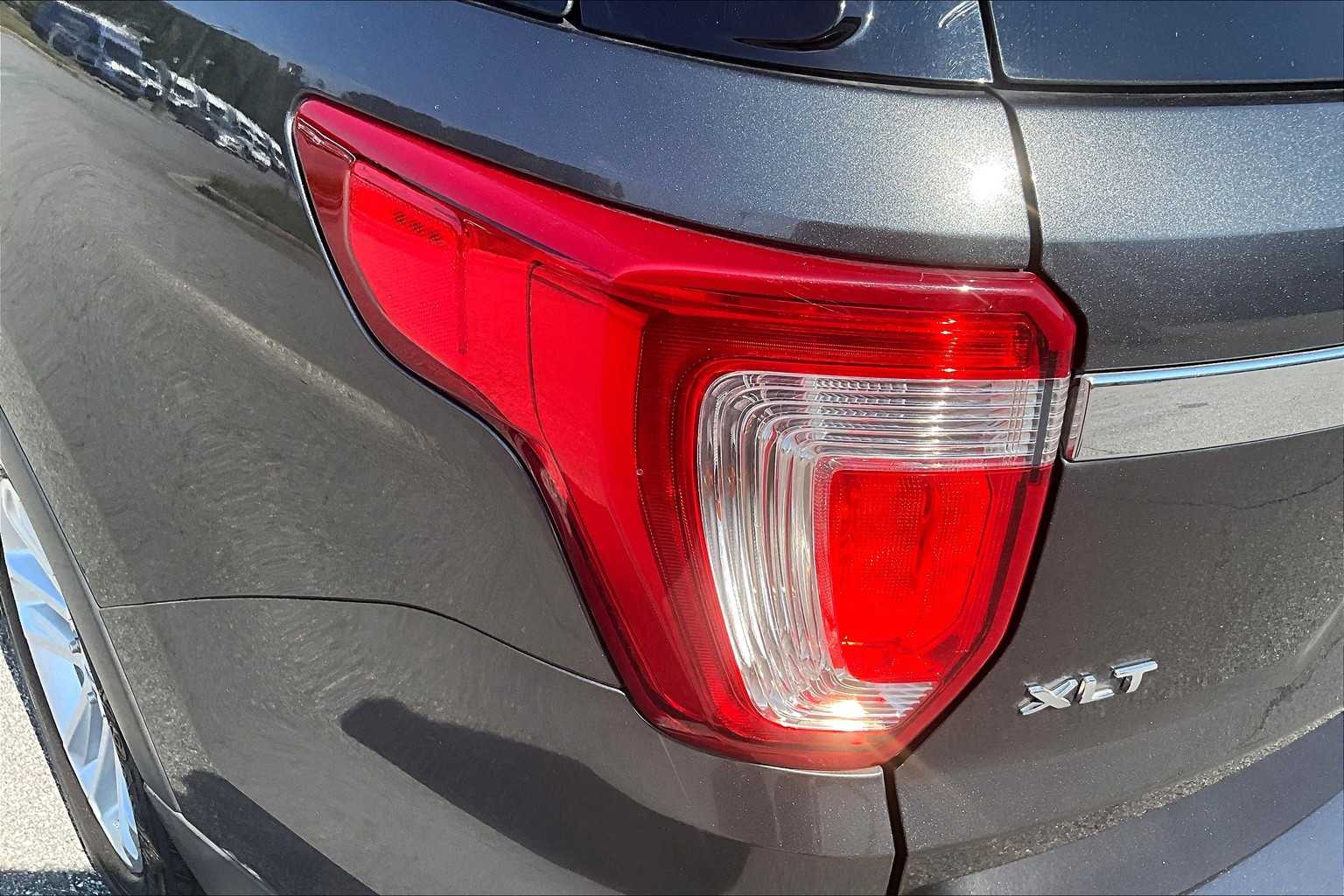 2017 Ford Explorer XLT photo 25