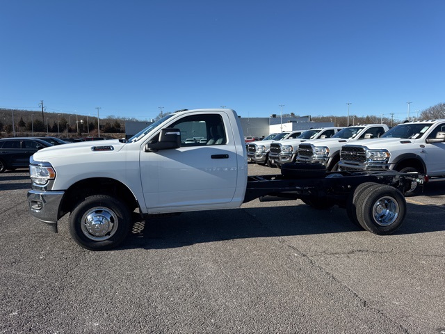 2024 Ram 3500 Tradesman photo 5