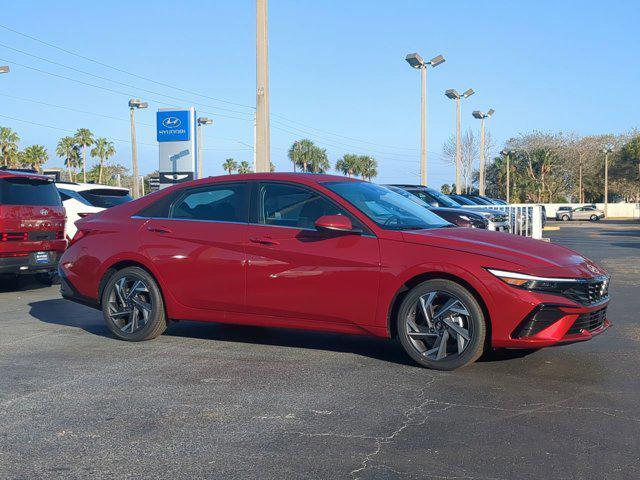 2025 Hyundai Elantra SEL Convenience photo 2