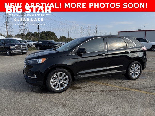 2022 Ford Edge Titanium's photo