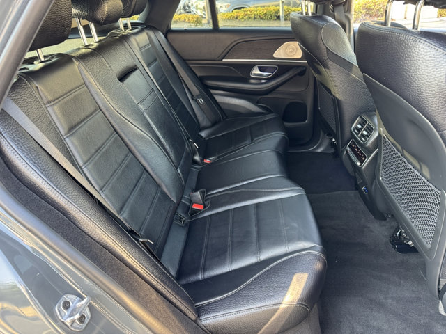 2026 Mercedes Benz GLE 450 4MATIC photo 4