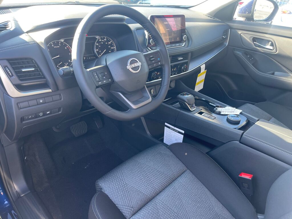 2026 Nissan Rogue SV photo 6