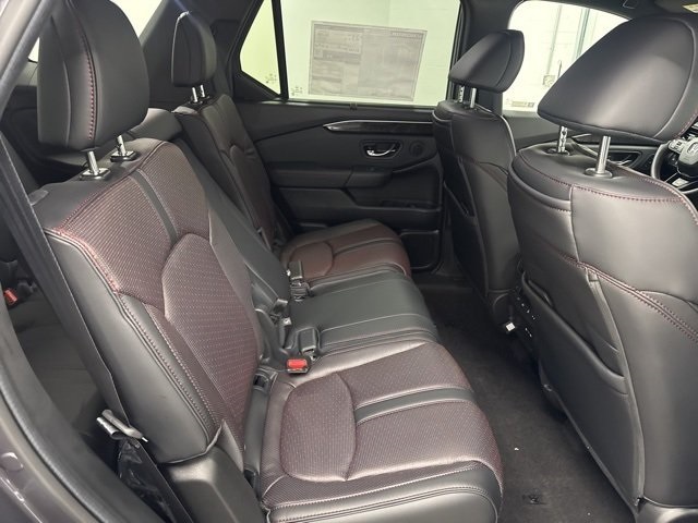 2025 Honda Pilot Black Edition photo 16