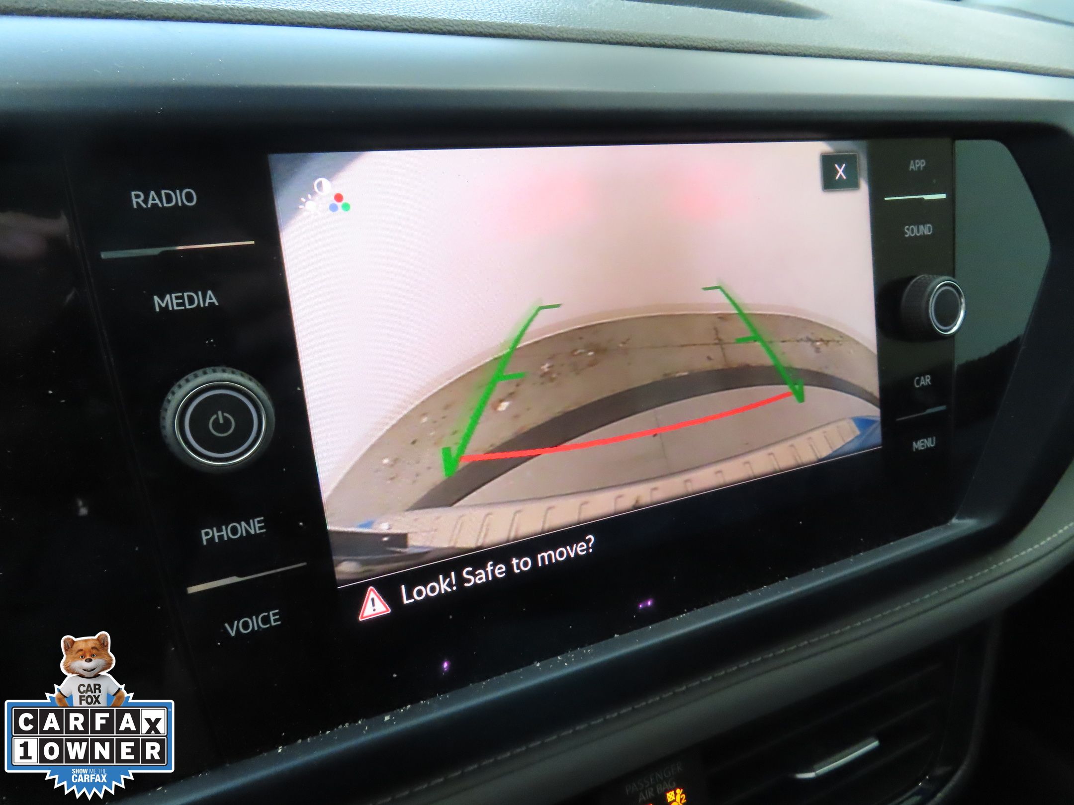 2024 Volkswagen Taos SE photo 14