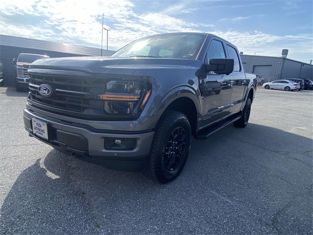 2025 Ford F-150 XLT photo 8