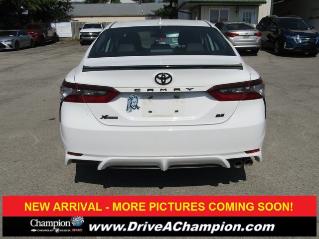 2022 Toyota Camry SE photo 4