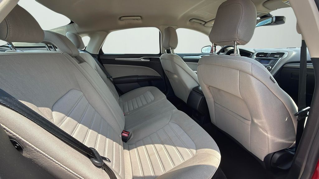 2020 Ford Fusion S photo 14