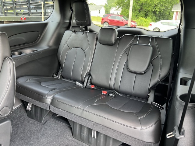 2026 Chrysler Pacifica photo 18