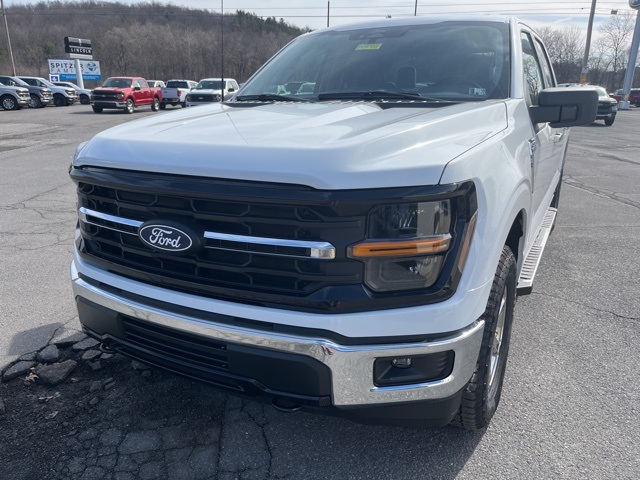 2025 Ford F-150 XLT photo 2