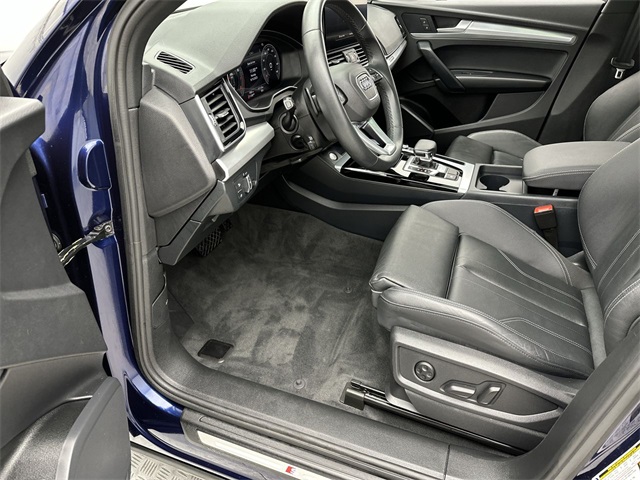 2025 Audi Q5 45 S line Premium photo 3