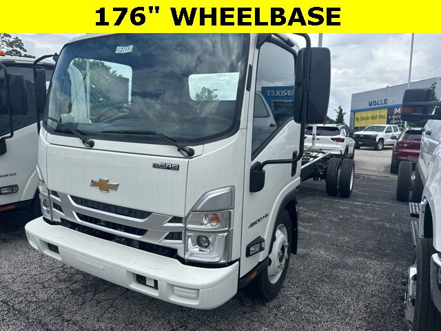 2024 Chevrolet Low Cab Forward Base's photo