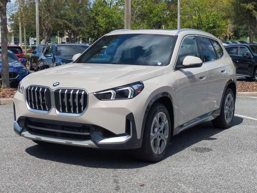 2026 BMW X1 28i's photo
