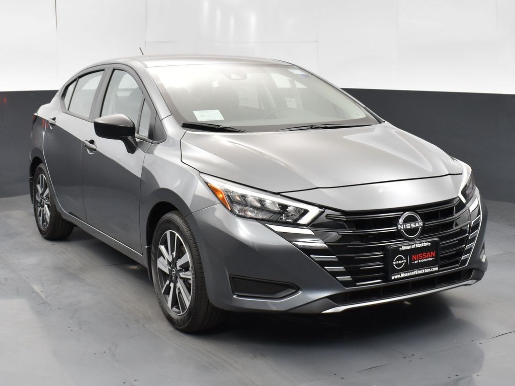 2025 Nissan Versa Sedan S's photo