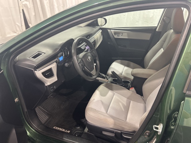 2016 Toyota Corolla LE photo 7