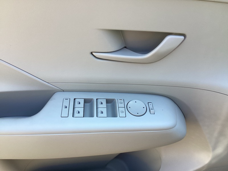 2025 Hyundai Kona SEL photo 25