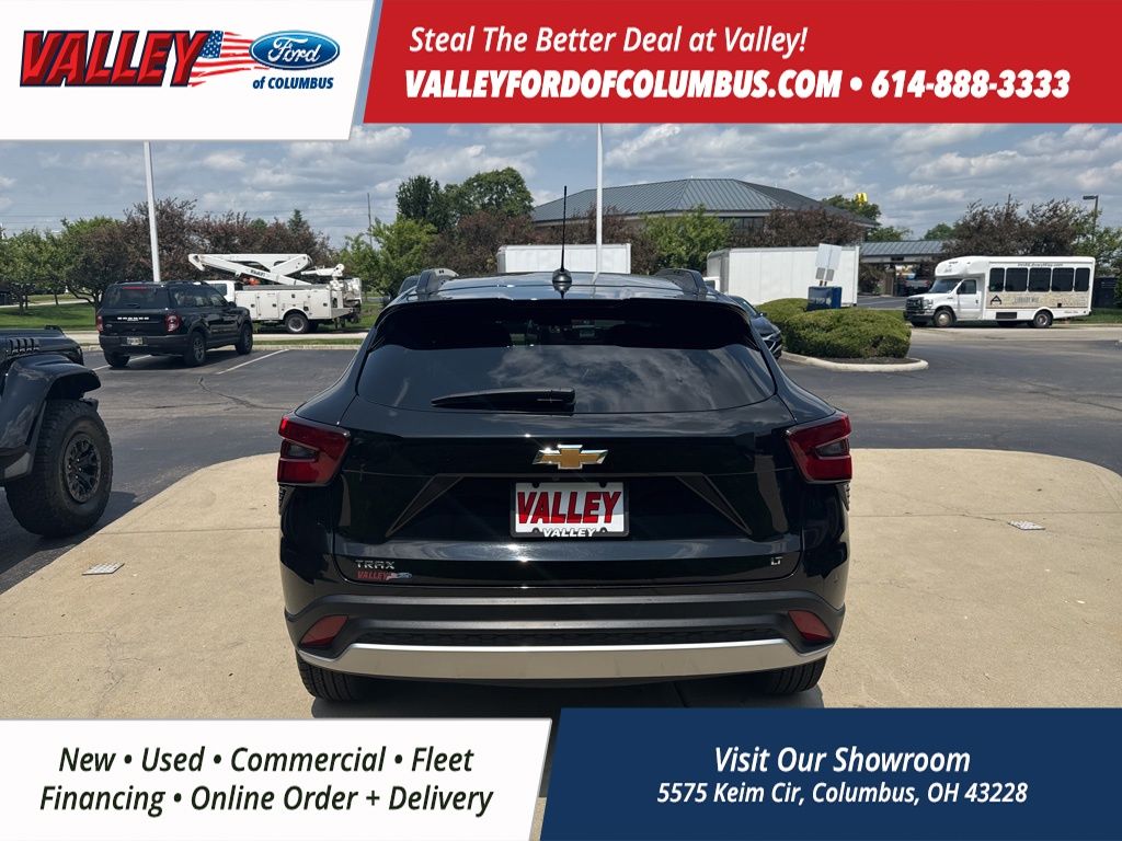 2024 Chevrolet Trax LT photo 5