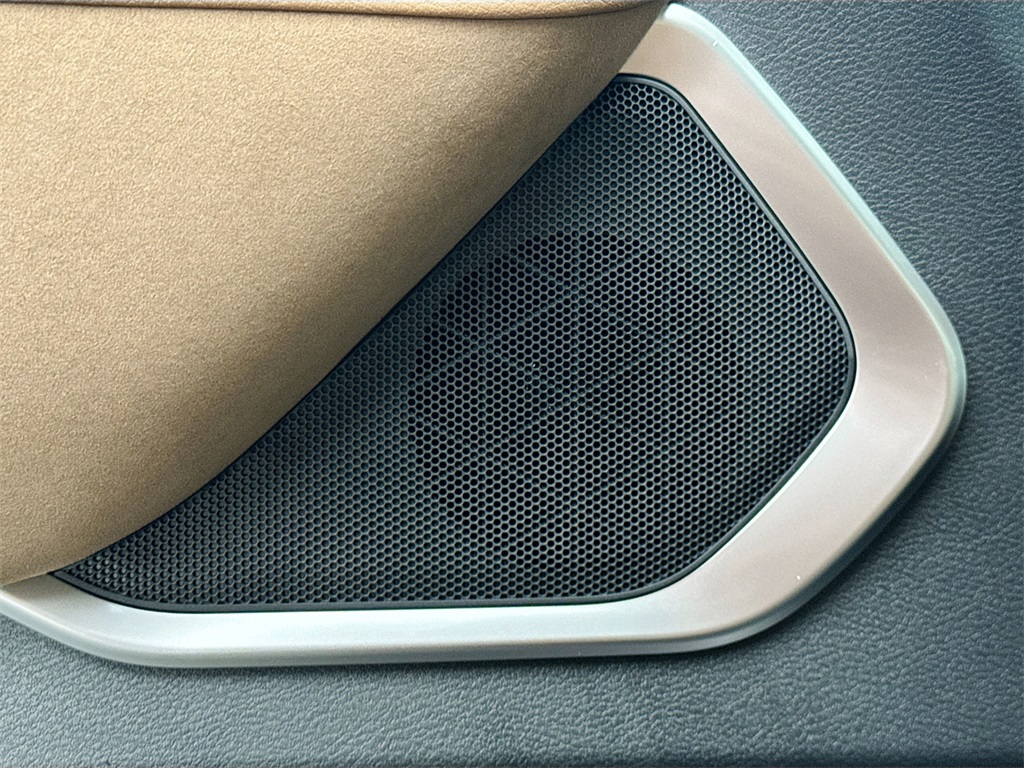 2026 Infiniti QX80 Luxe photo 17