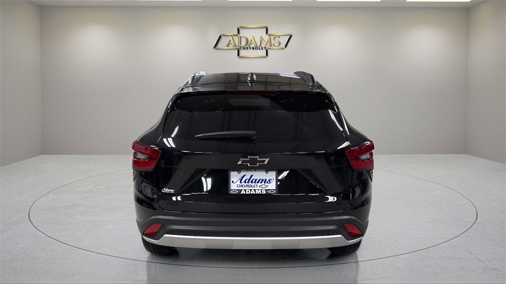 2025 Chevrolet Trax LT photo 4
