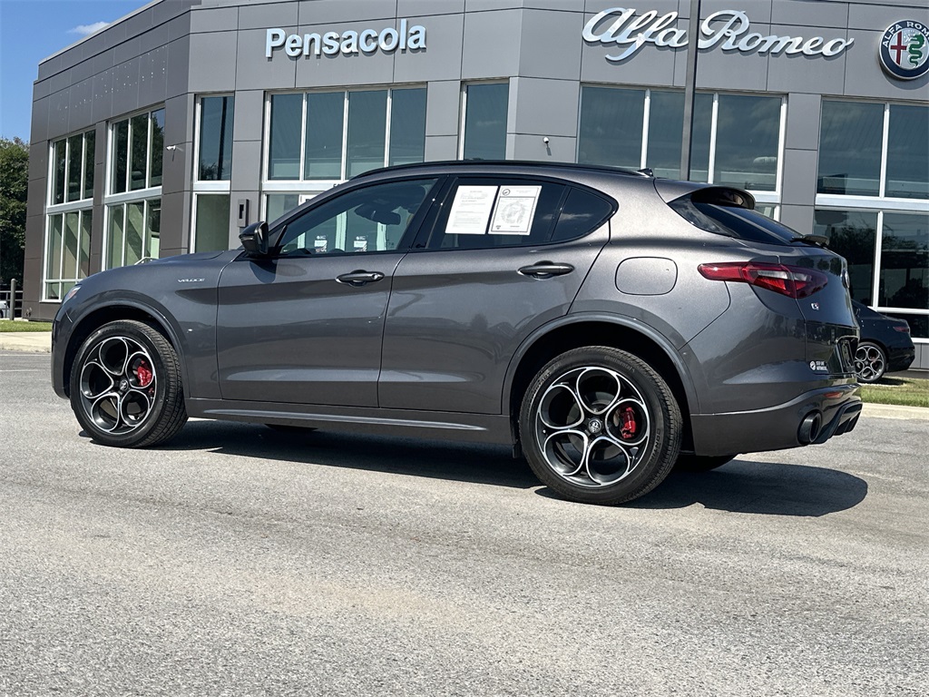 2023 Alfa Romeo Stelvio Ti photo 5