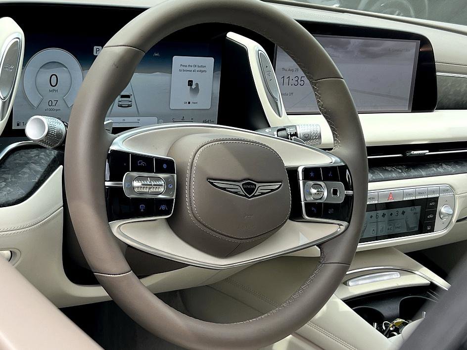 2025 Genesis G90 3.5T E-Supercharger photo 8