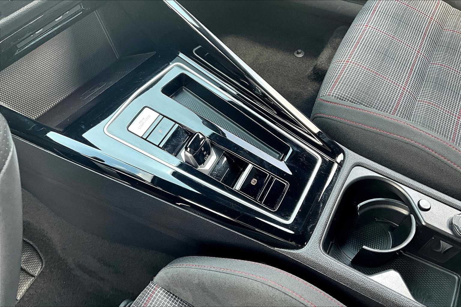 2024 Volkswagen Golf GTI S photo 16