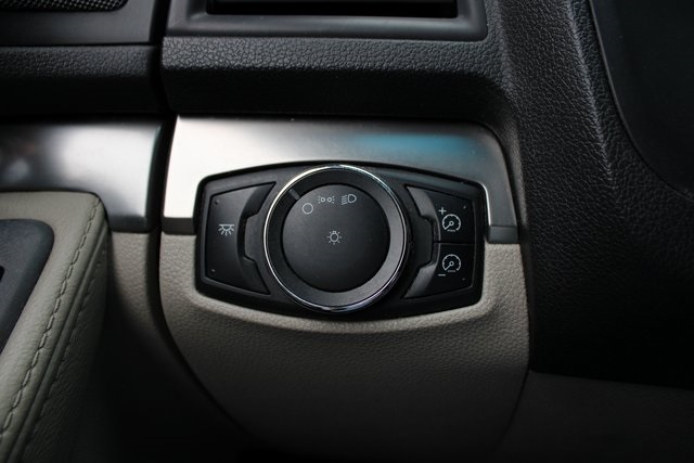 2013 Ford Explorer Base photo 16