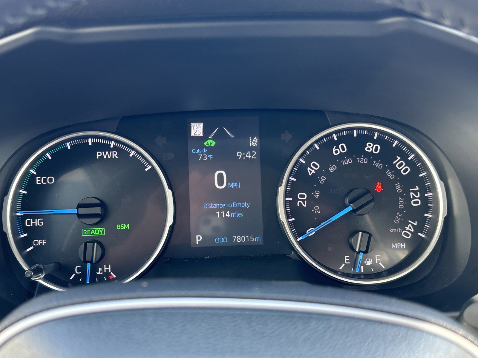 2022 Toyota RAV4 Hybrid XLE photo 26