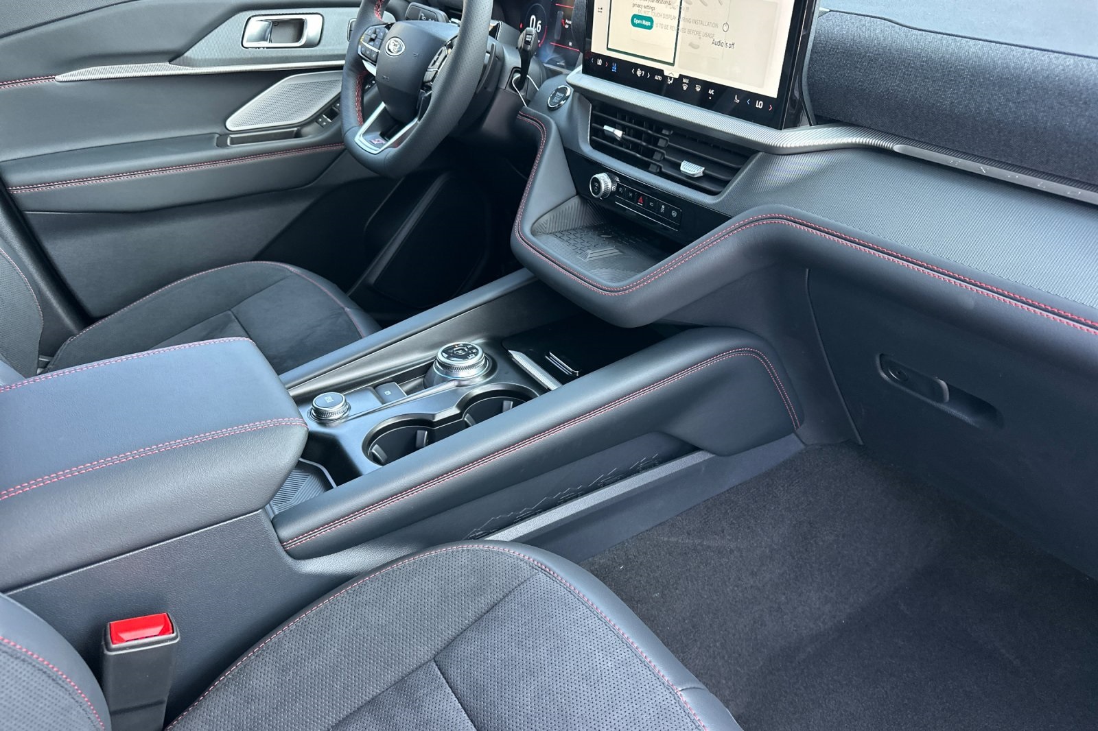 2025 Ford Explorer ST photo 9