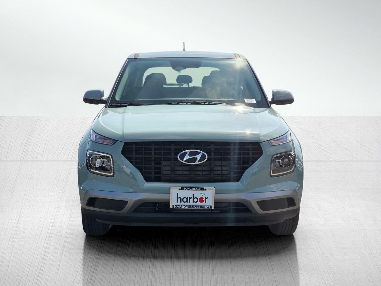 2026 Hyundai Venue SE photo 2
